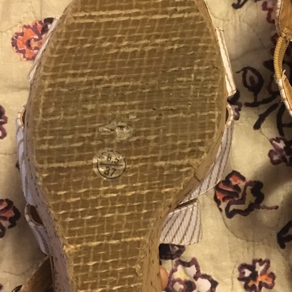 Striped Wedges - Picture 3 of 3